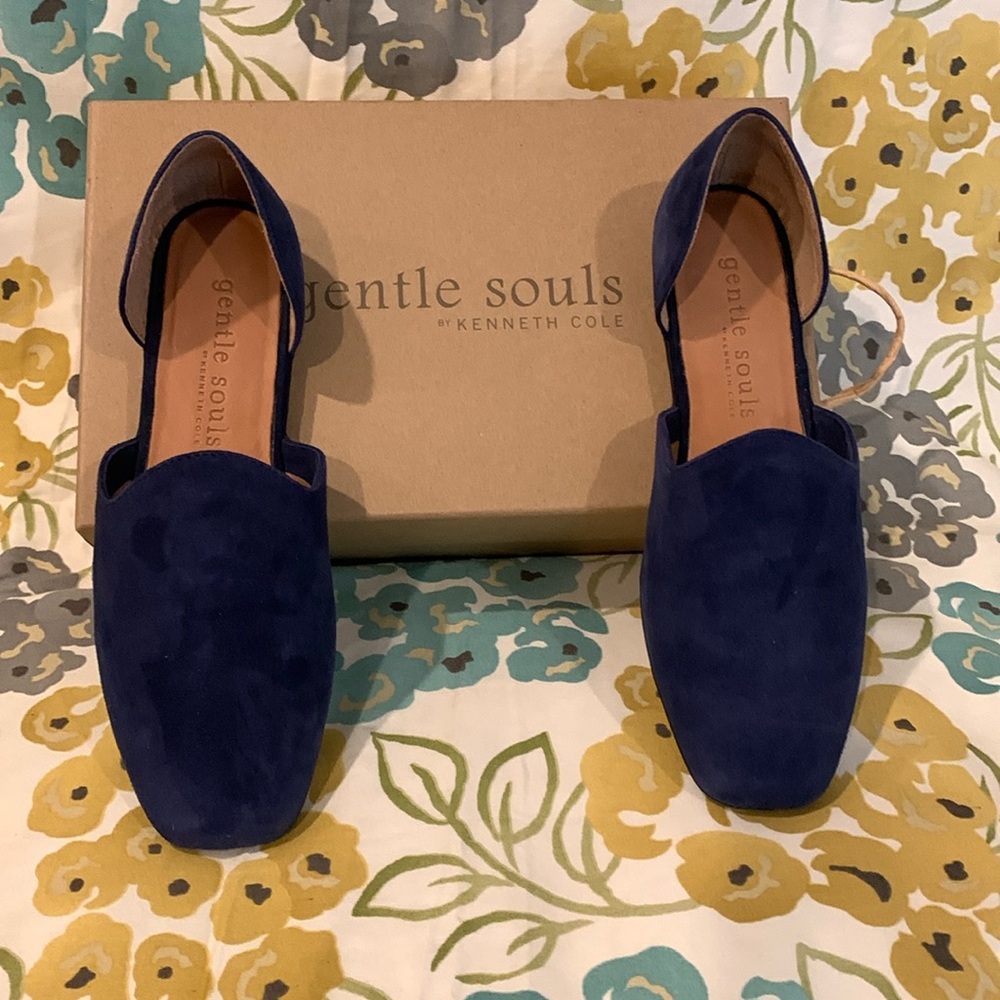 Gentle Souls by Kenneth Cole Navy Suede